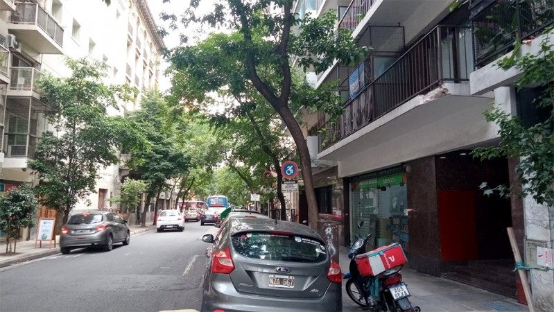 Monoambiente con Patio de 5m2 a mts Av.E. Rios y Av. Belgrano