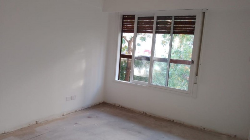 Nuevo Precio!!!Amplio semip de 4 amb + dep + guardacoche - Excelente zona!
