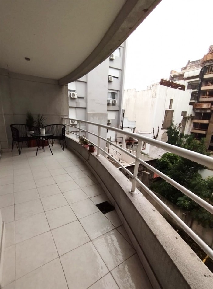 EXCELENTE Semipiso 2 amb con balcon aterrazado y toilette. Super luminoso! 59 m2 V. OLAGUER al 2700