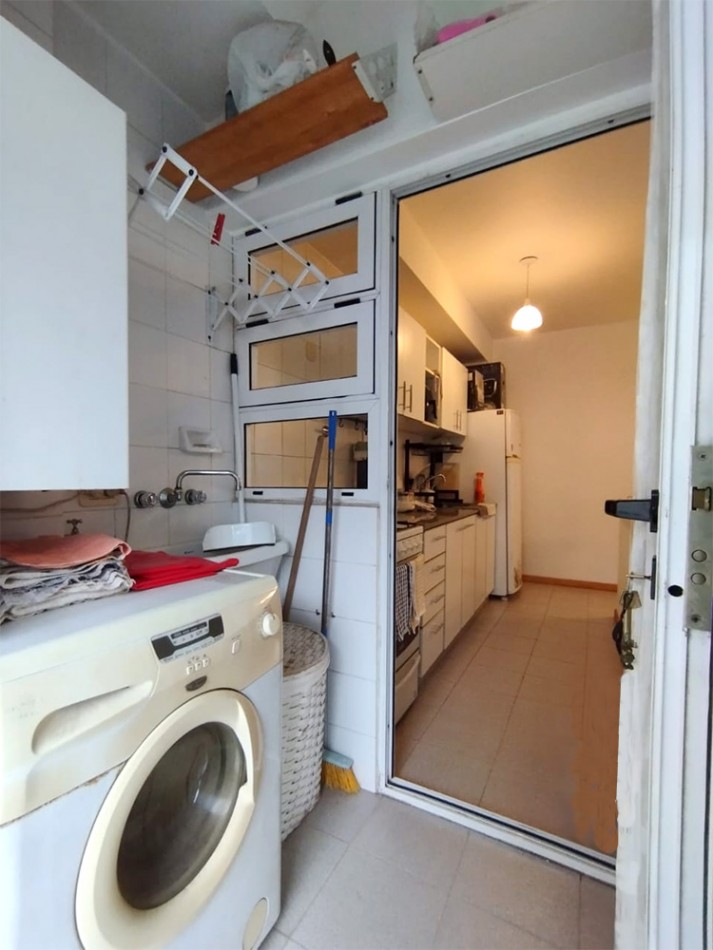 EXCELENTE Semipiso 2 amb con balcon aterrazado y toilette. Super luminoso! 59 m2 V. OLAGUER al 2700