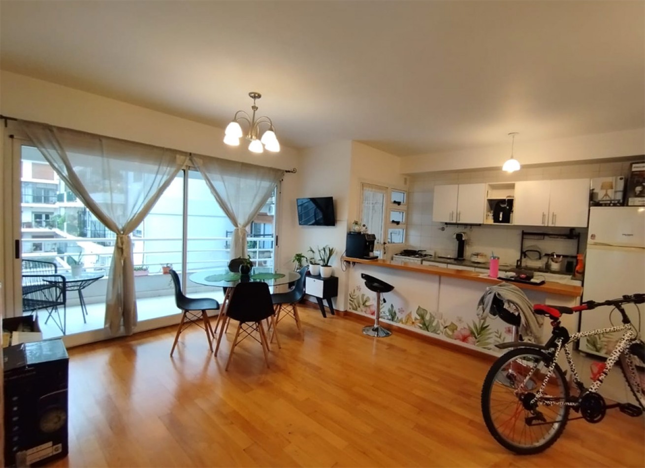 EXCELENTE Semipiso 2 amb con balcon aterrazado y toilette. Super luminoso! 59 m2 V. OLAGUER al 2700