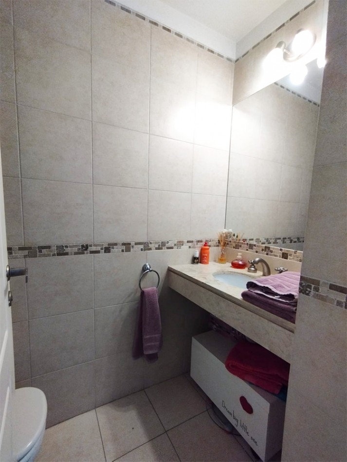 EXCELENTE Semipiso 2 amb con balcon aterrazado y toilette. Super luminoso! 59 m2 V. OLAGUER al 2700