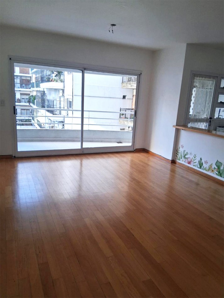 EXCELENTE Semipiso 2 amb con balcon aterrazado y toilette. Super luminoso! 59 m2 V. OLAGUER al 2700