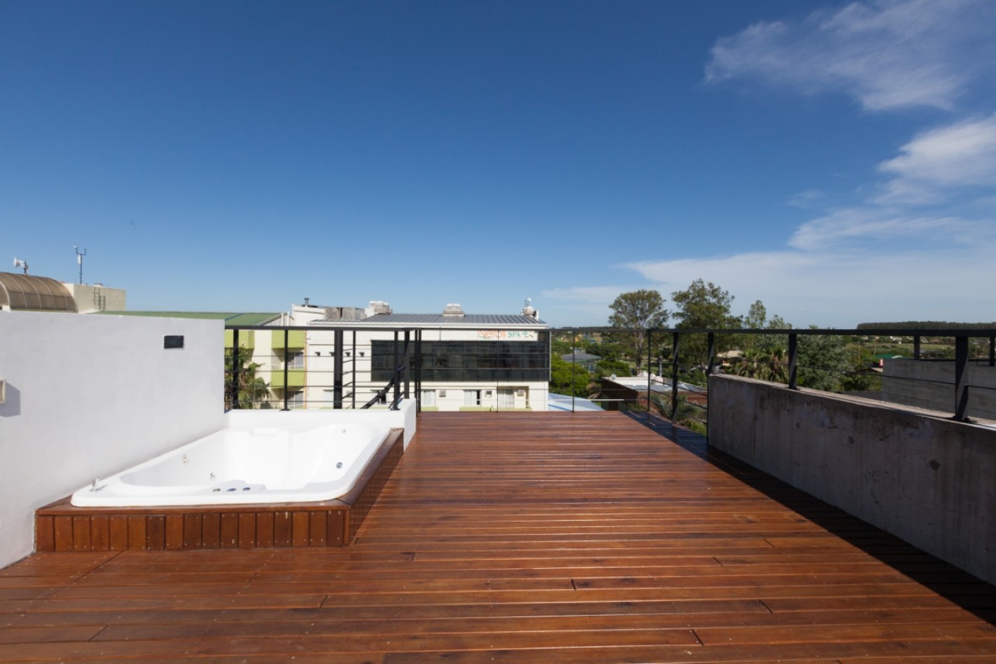 Espectacular 2 amb c/terr, parr y jacuzzi  . Federacion- Entre Rios (VENTA CON EXELENTE RENTA)