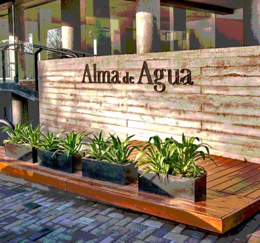 OPORTUNIDAD Federacion, Entre Rios. LOCAL comercial en complejo Alma de Agua